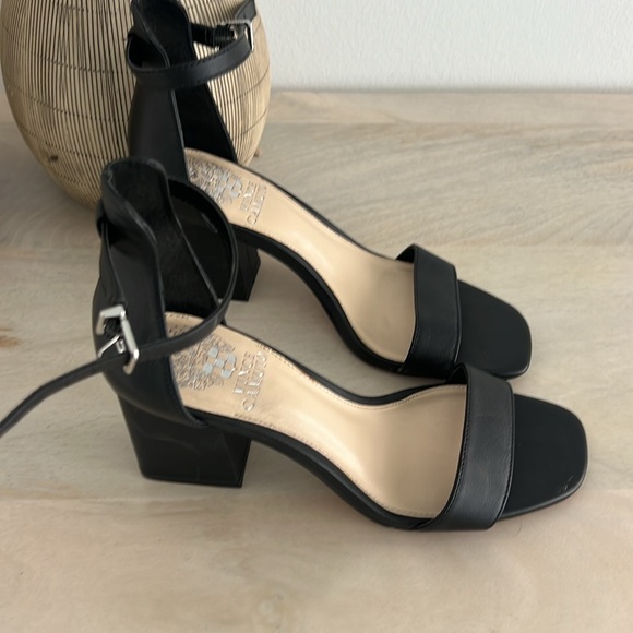 Vince Camuto Women's black Open Toe Strappy heels Sandals Size 6M  (36.5) - Picture 2 of 6